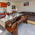 Stunning In Ferienhaus Nedeščina