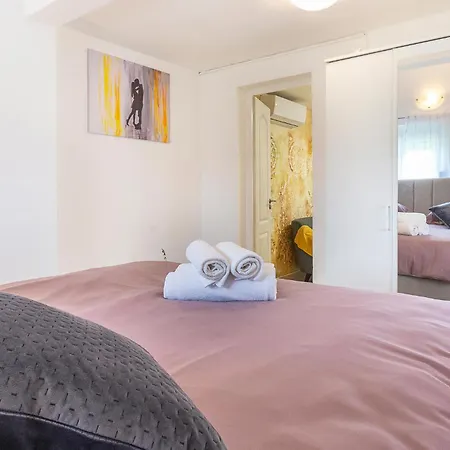 Awesome In With Wifi Holiday home